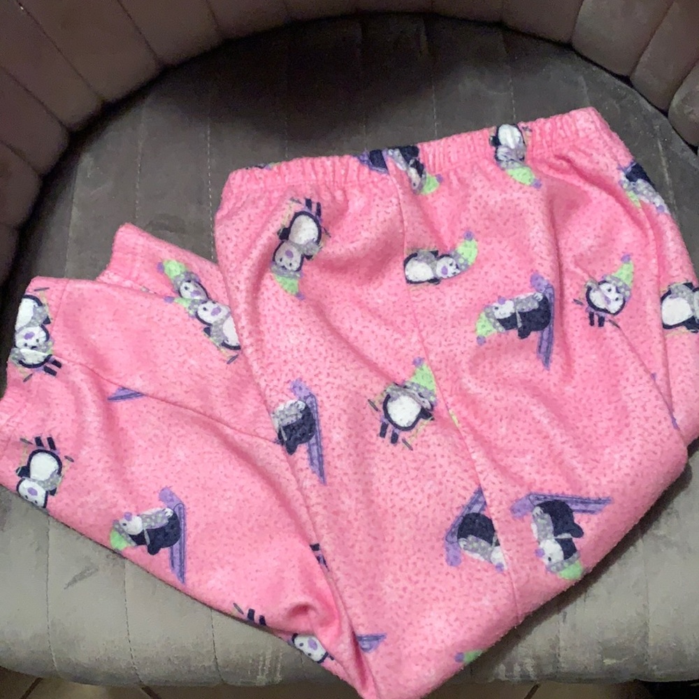 Oshkosh Pink PJ’s Bottom’s with Penguins Print! 🐧